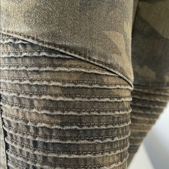 Zara Women's Camouflage Skinny Jeans size 4 - Picture 2 of 5
